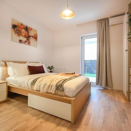 Vacation Feel - 2Br Apartment With Terrace & Private Parking In Baneasa Bucareste Exterior foto